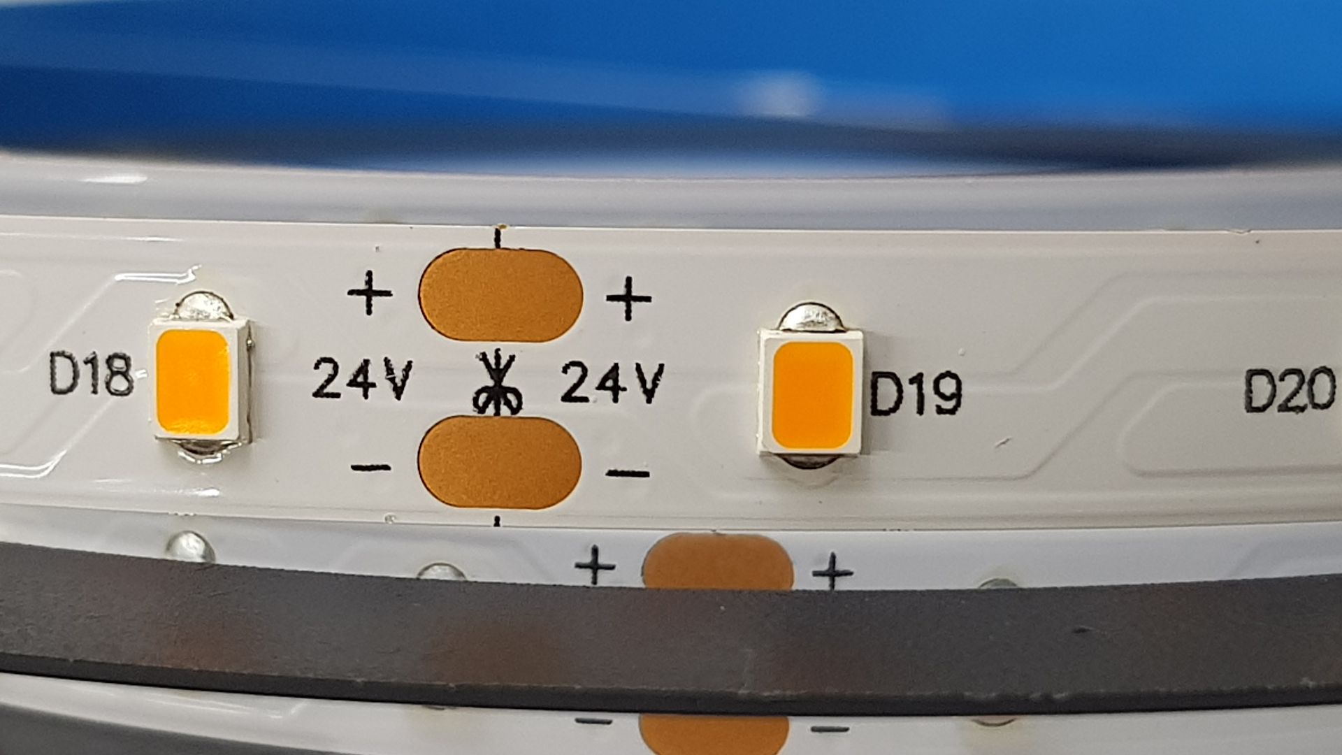 LED pásek PC Amber 1400K - 1600K - PC amber led pásek