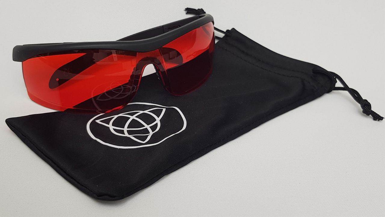 Červené brýle proti modrému a zelenému světlu - Červené brýle s látkovým pytlíčkem s logem